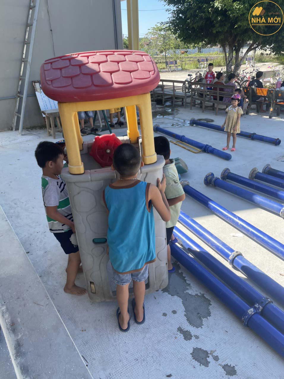 Niềm vui của các em nhỏ 
