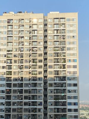 Nhà hướng tây hứng nắng chiếu từ 13h đến chiều tối