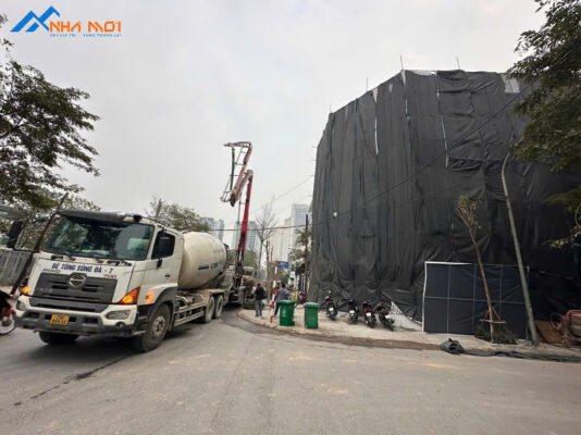 Chất lượng bê tông khi xây nhà trọn gói cần được giám sát kỹ lưỡng. Hình ảnh: Công trình Liền kề Đại Kim, Hoàng Mai, HN