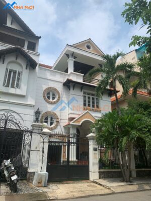 Biệt thự cổ điển trước khi cải tạo