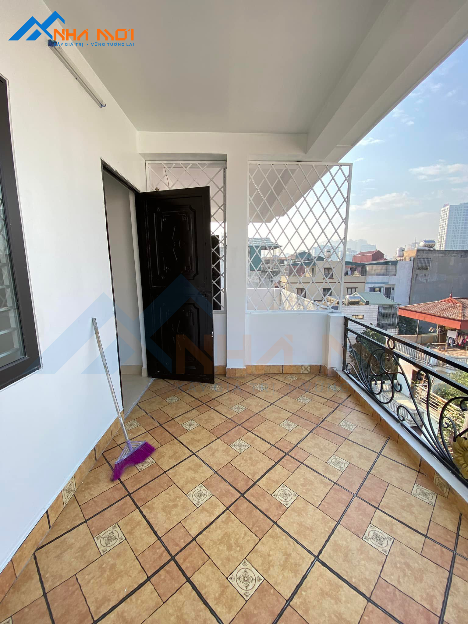 Xây trọn gói hoàn thiện nhà liền kề 5 tầng hiện đại 40m2 tại Hồ Định Công, Hà Nội - Ảnh 9