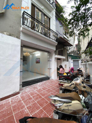 Alternative view of Xây Nhà Trọn Gói Tại Hà Nội – Mẫu Nhà 4 Tầng 1 Tum Hiện Đại tại Thanh Liệt